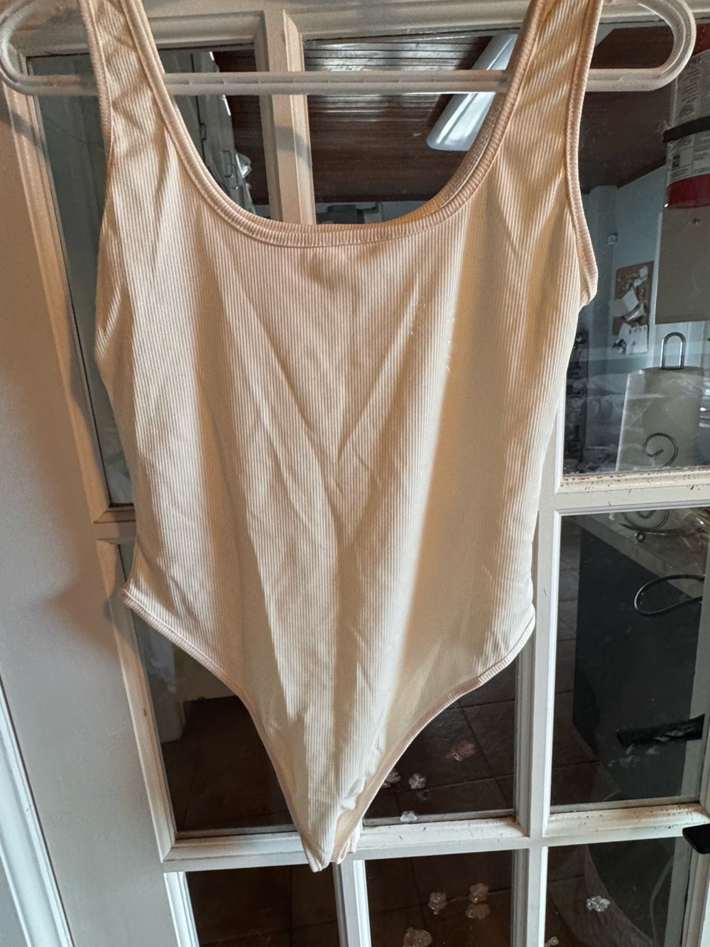 🤍 Ribbed Scoop Neck Bodysuit — Size Medium